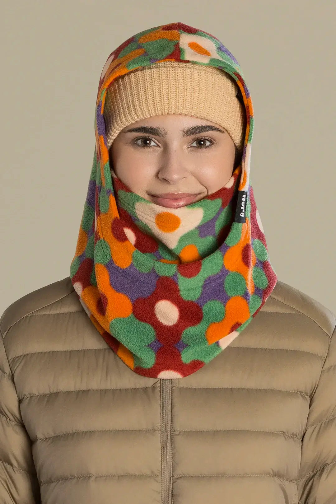 capuche pour adulte nopé de couleur jardin automne avec beanie crème