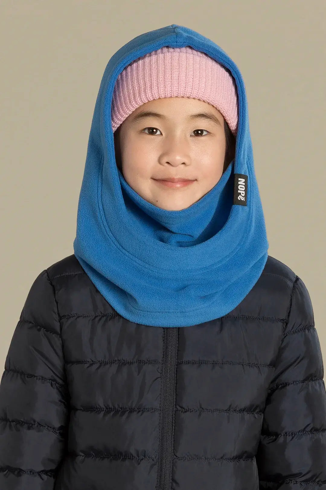 capuche pour enfant nopé de couleur bleue bleuet avec un beanie couleur sunset