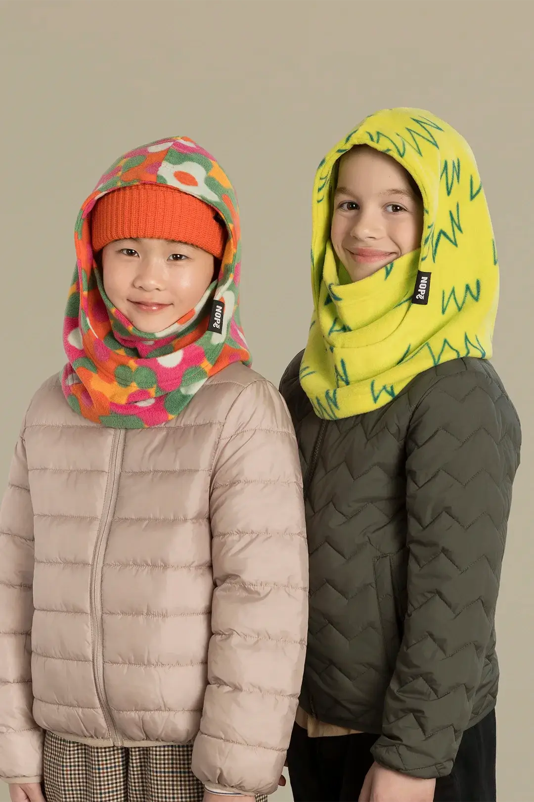 capuche pour enfant nopé de couleur jardin printemps et yéti vert avec un beanie tangerine