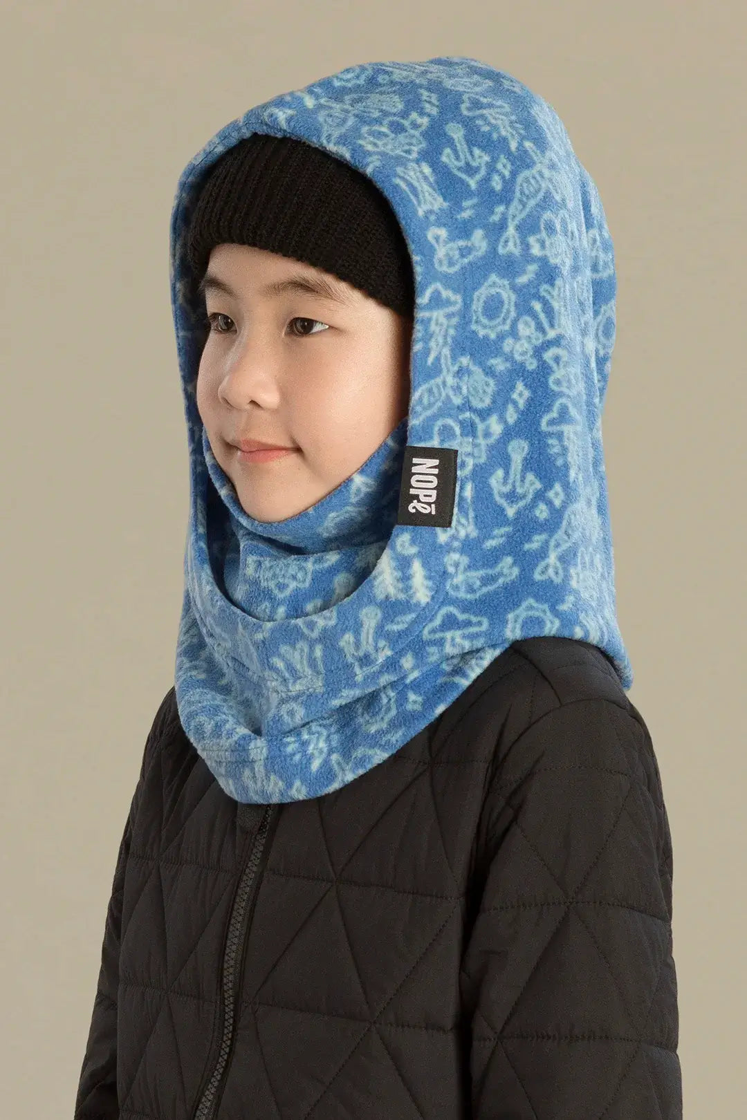capuche pour enfant nopé de couleur tattoo bleue avec un beanie noir