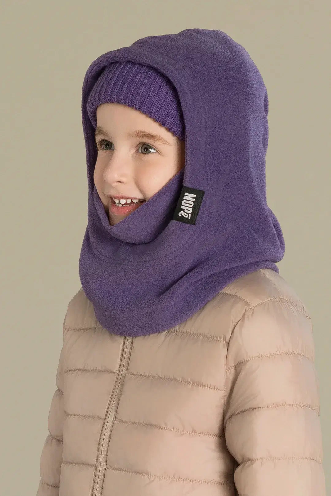 capuche pour enfant nopé et un beanie de couleur raisin