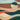 bonnet en polar nopé de couleur dune sable