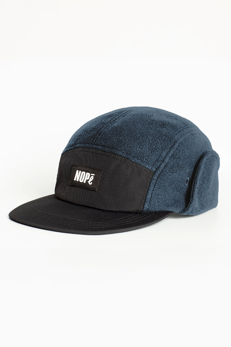 casquette trappeur nopé de couleur cobalt